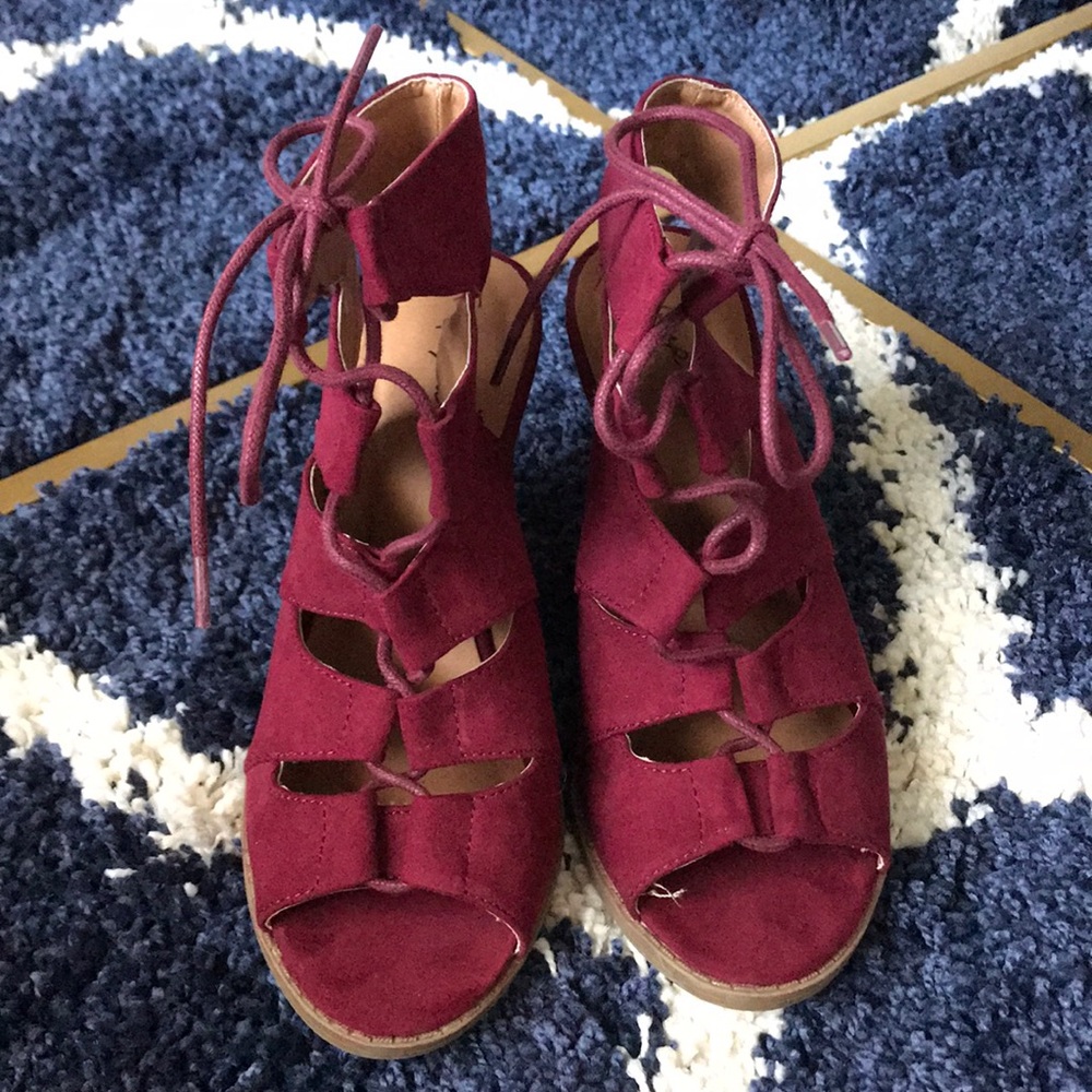 Maroon booties